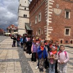 Powiększ zdjęcie Wyjazd członków SKO na wycieczkę edukacyjną do Sandomierza