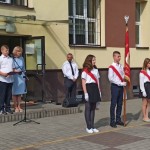 Powiększ zdjęcie Uczniowie wchodzący w skład pocztu sztandarowego w roku szkolnym 2023/2024